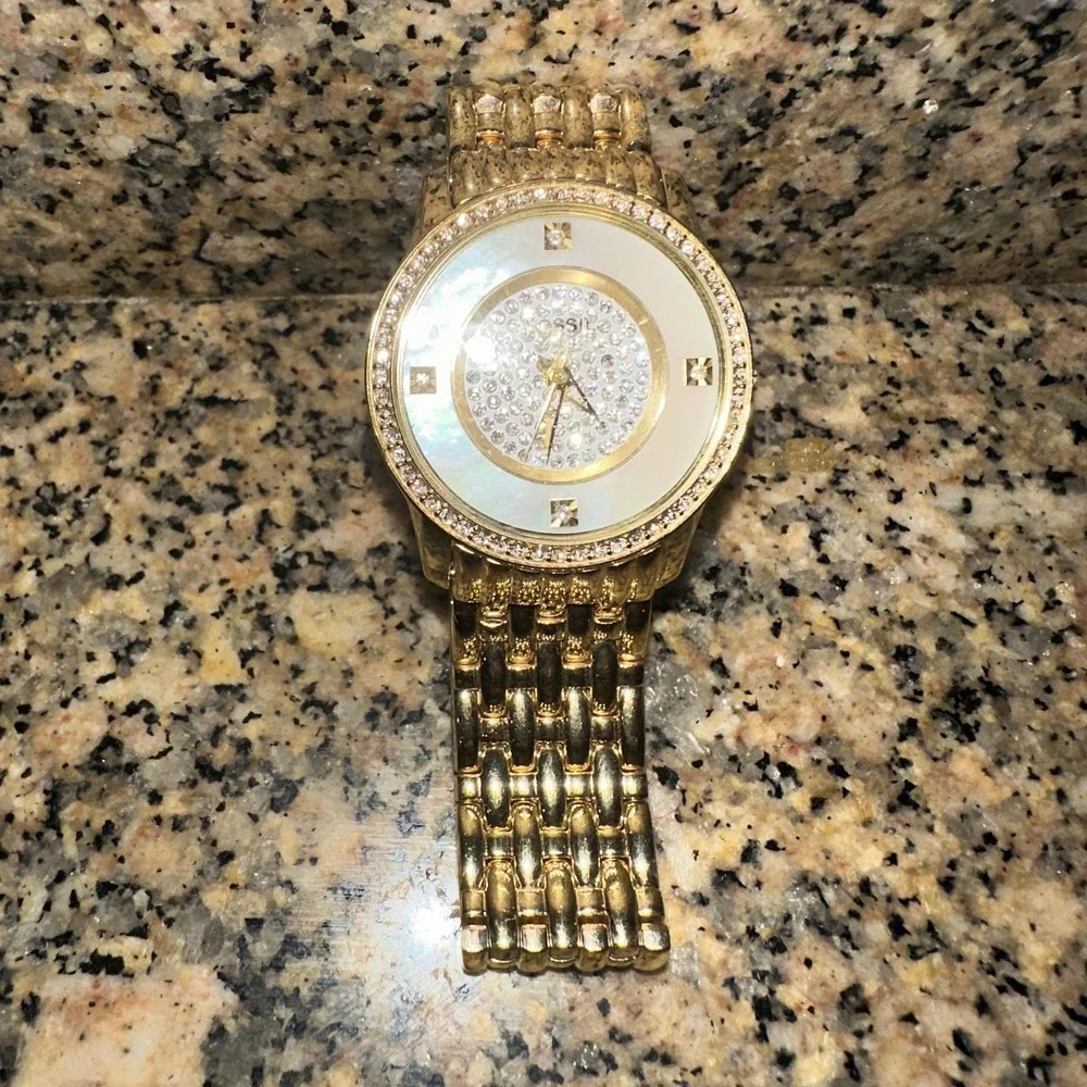VTG Fossil F2 Watch Womens Gold Tone Crystal MOP Dial Quartz ES-1699‎ W Tin Box